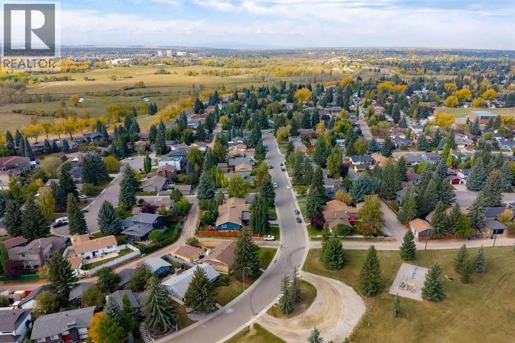 136 Parkside Crescent SE