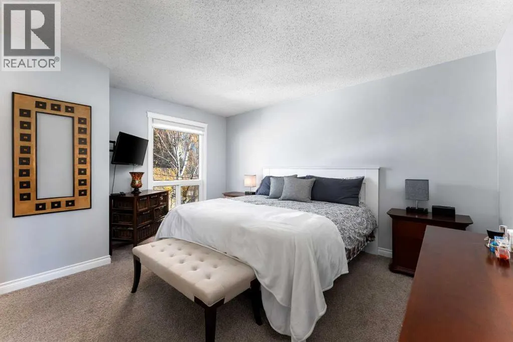 136 Parkside Crescent SE