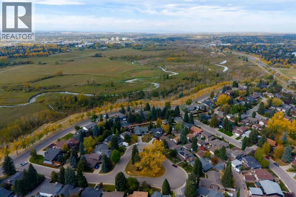 136 Parkside Crescent SE