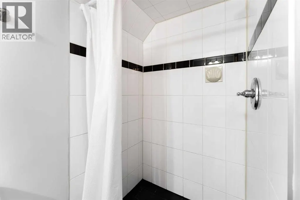 136 Parkside Crescent SE