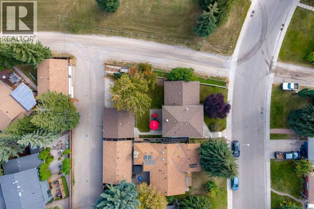 136 Parkside Crescent SE