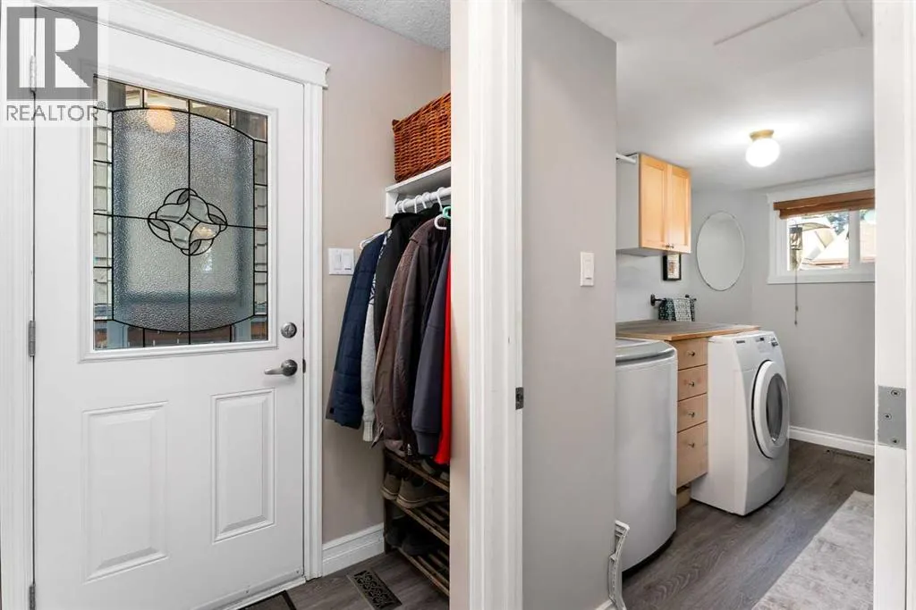 136 Parkside Crescent SE