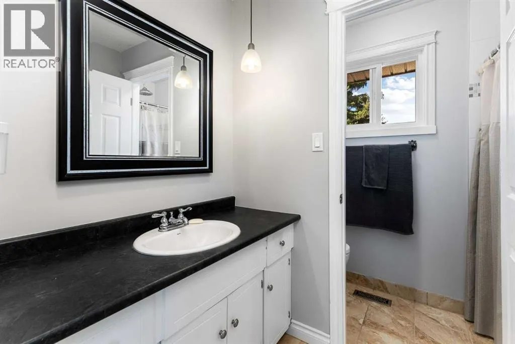 136 Parkside Crescent SE