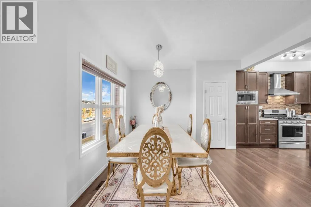 533 Savanna Boulevard NE