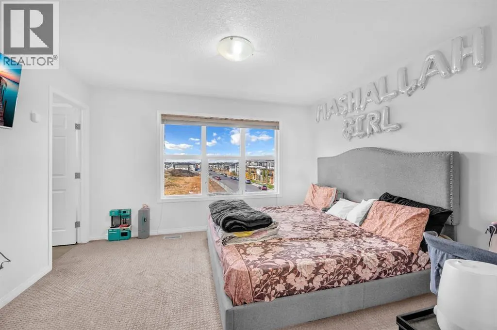 533 Savanna Boulevard NE