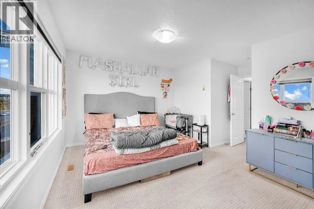 533 Savanna Boulevard NE