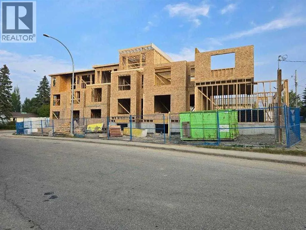 4767 Montana Crescent