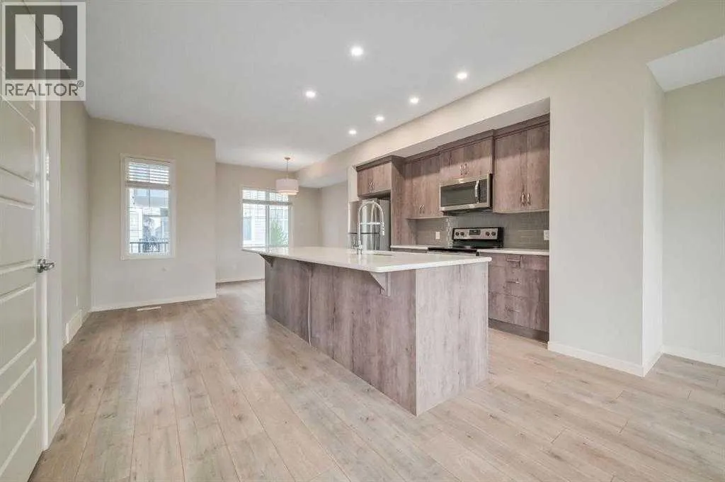 607 Nolanlake Villas NW