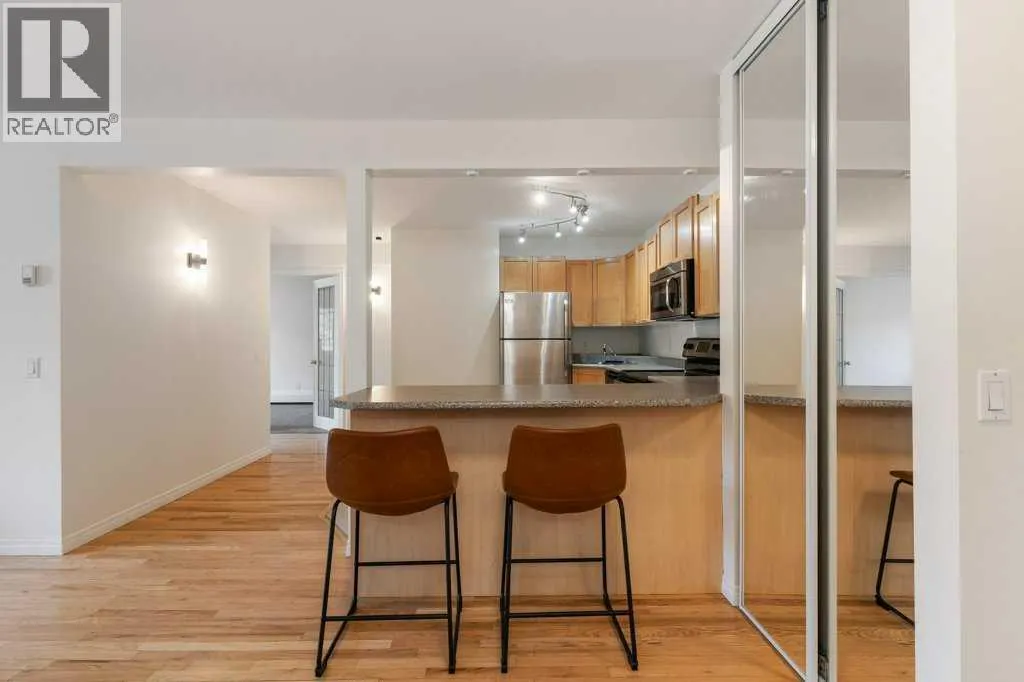 10, 210 25 Avenue SW