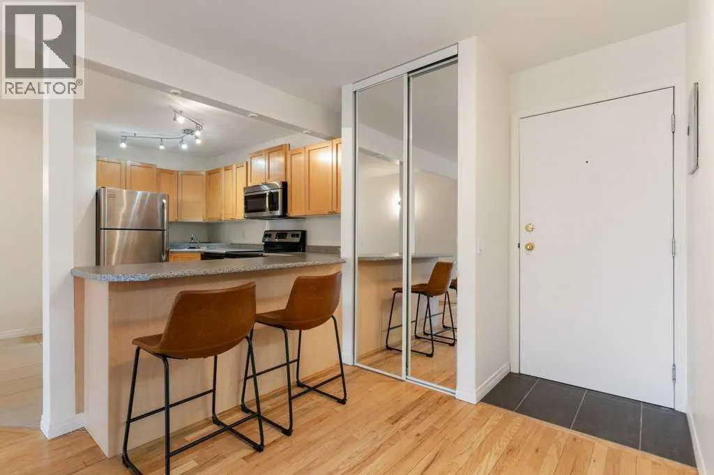 10, 210 25 Avenue SW