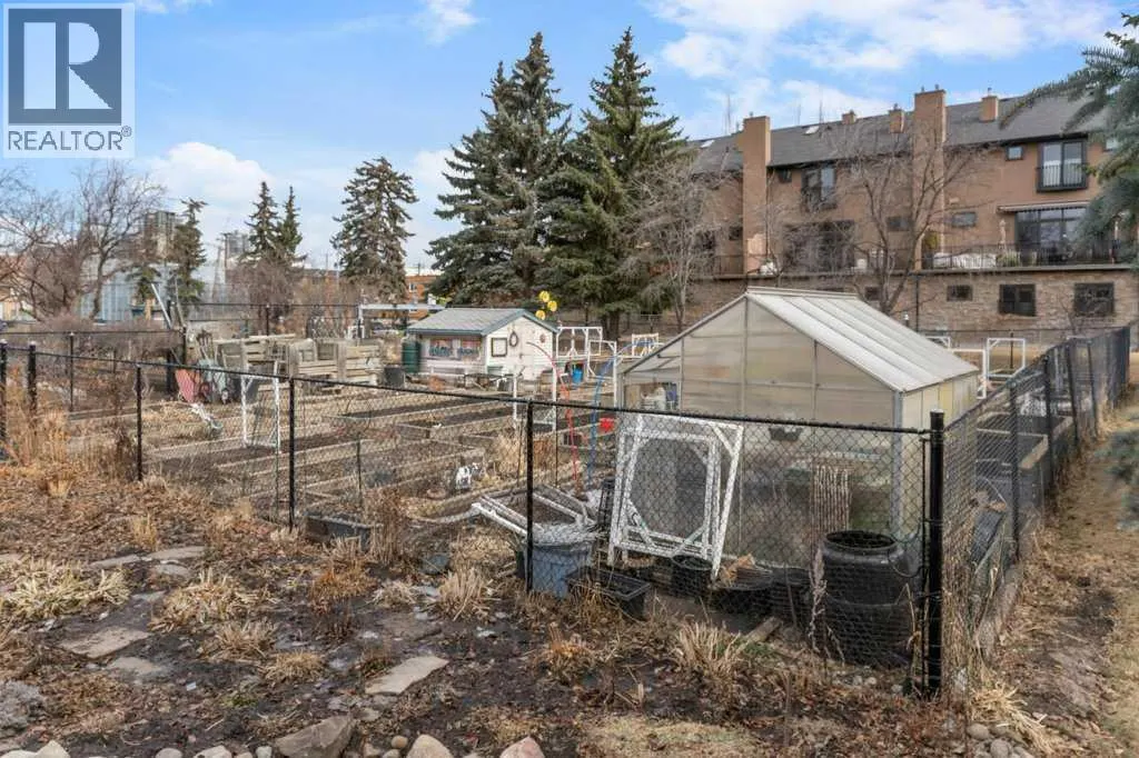 10, 210 25 Avenue SW