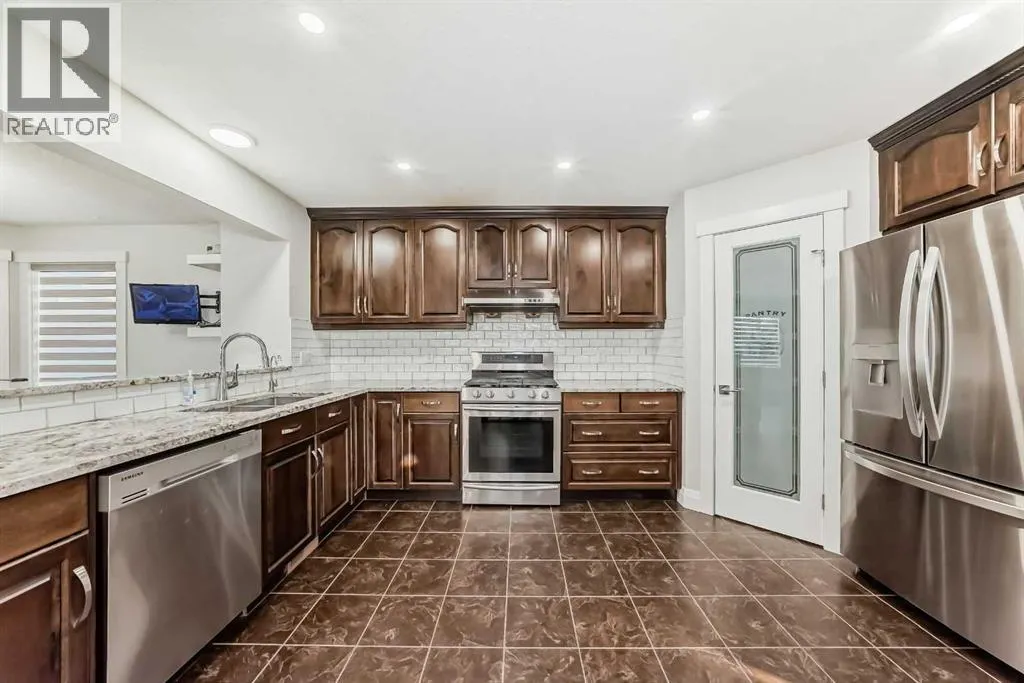 40 Martha's Meadow Place NE