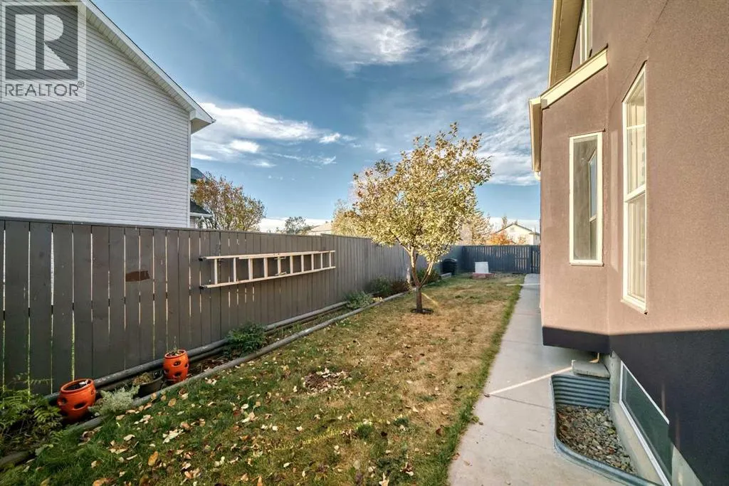 40 Martha's Meadow Place NE