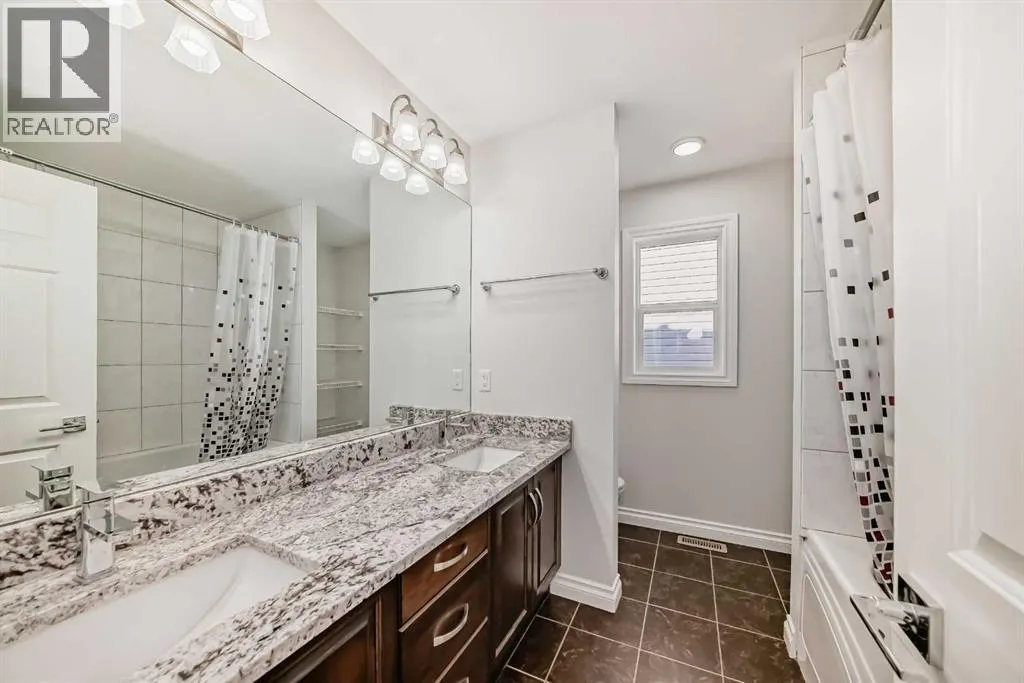 40 Martha's Meadow Place NE