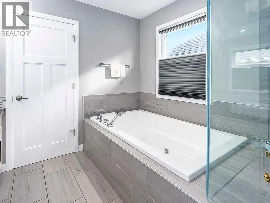 256 Auburn Springs Close SE