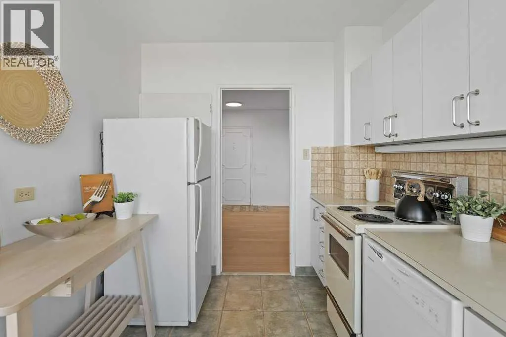 708, 3204 Rideau Place SW