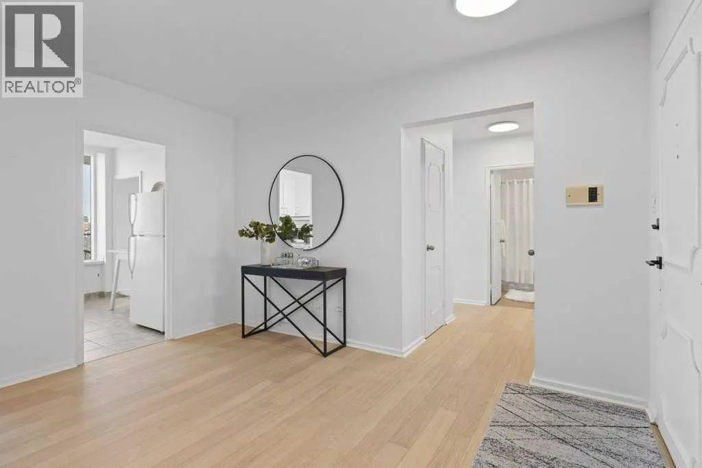 708, 3204 Rideau Place SW