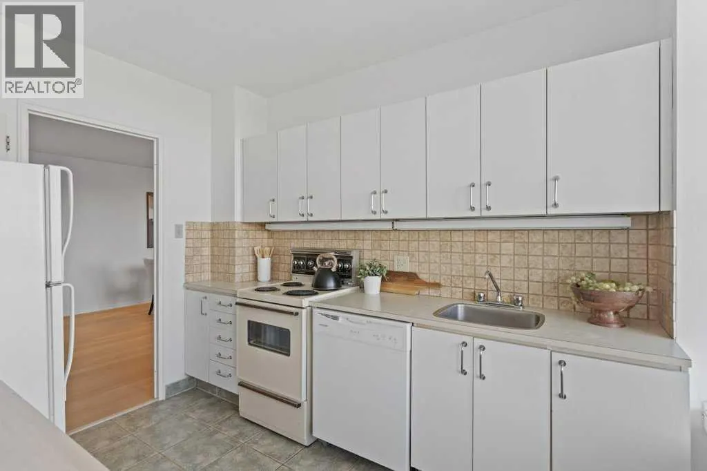 708, 3204 Rideau Place SW