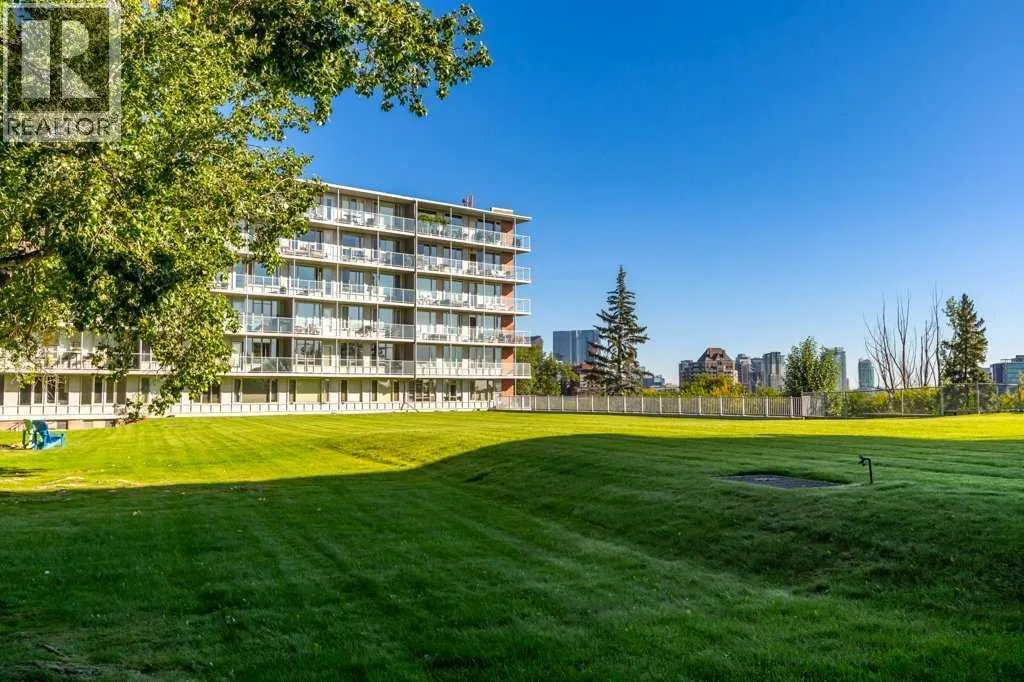 708, 3204 Rideau Place SW