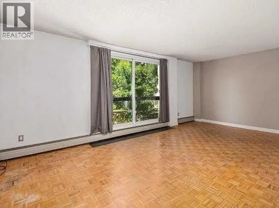 211, 315 Heritage Drive SE