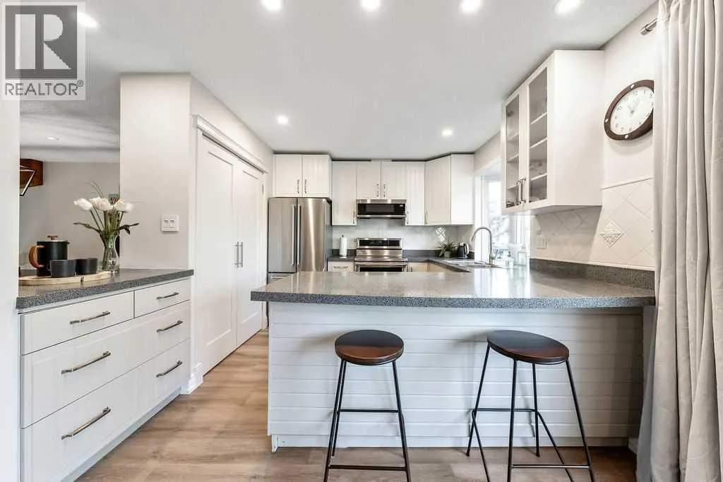 44, 10030 Oakmoor Way SW