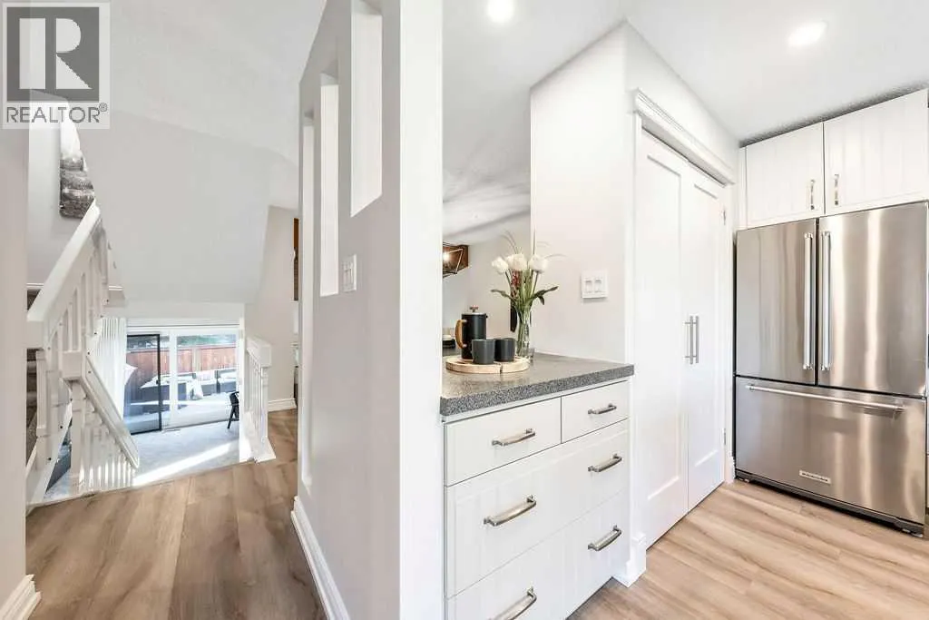 44, 10030 Oakmoor Way SW