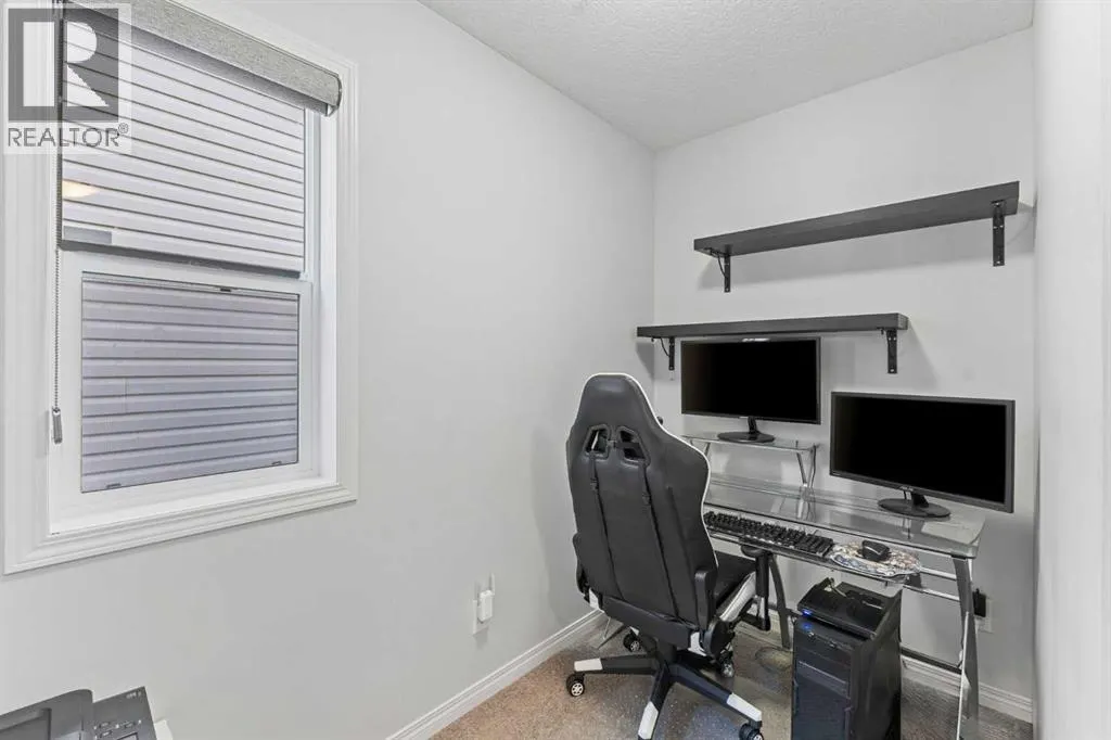 8 Copperpond Avenue SE