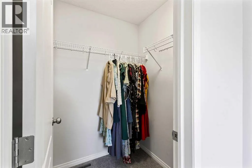 8 Copperpond Avenue SE