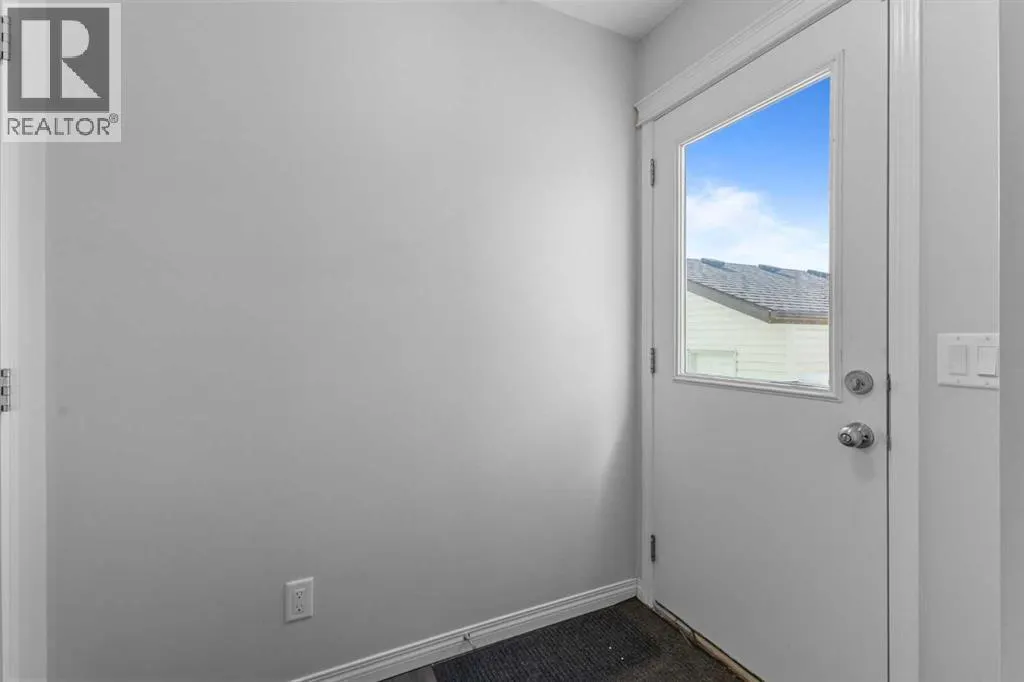 8 Copperpond Avenue SE