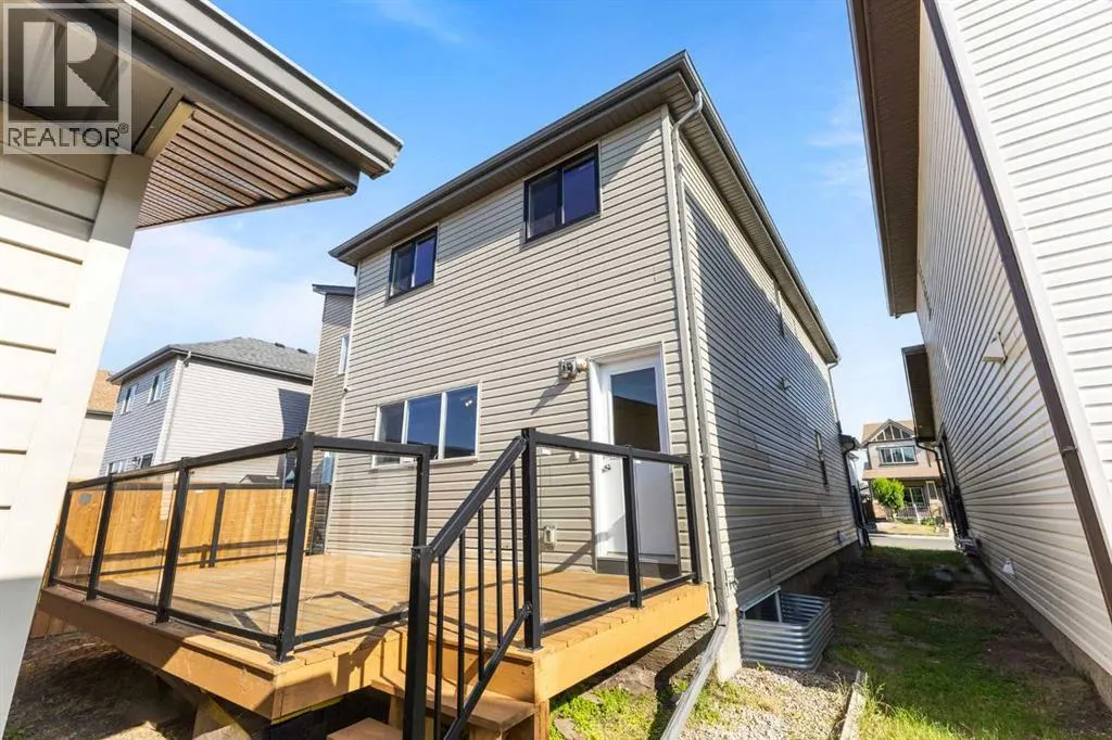 8 Copperpond Avenue SE