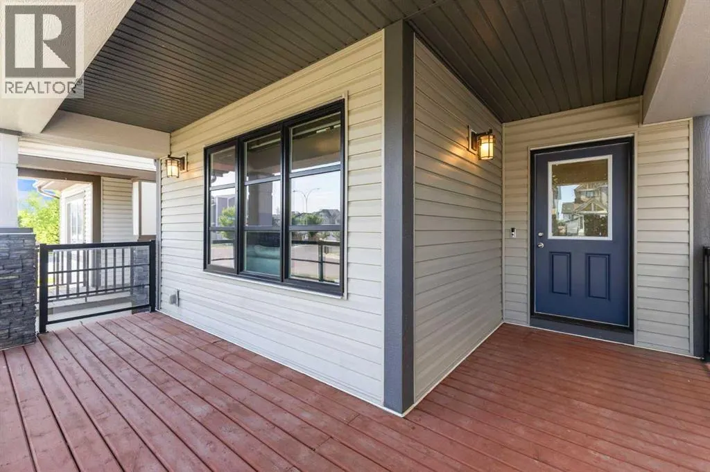 8 Copperpond Avenue SE