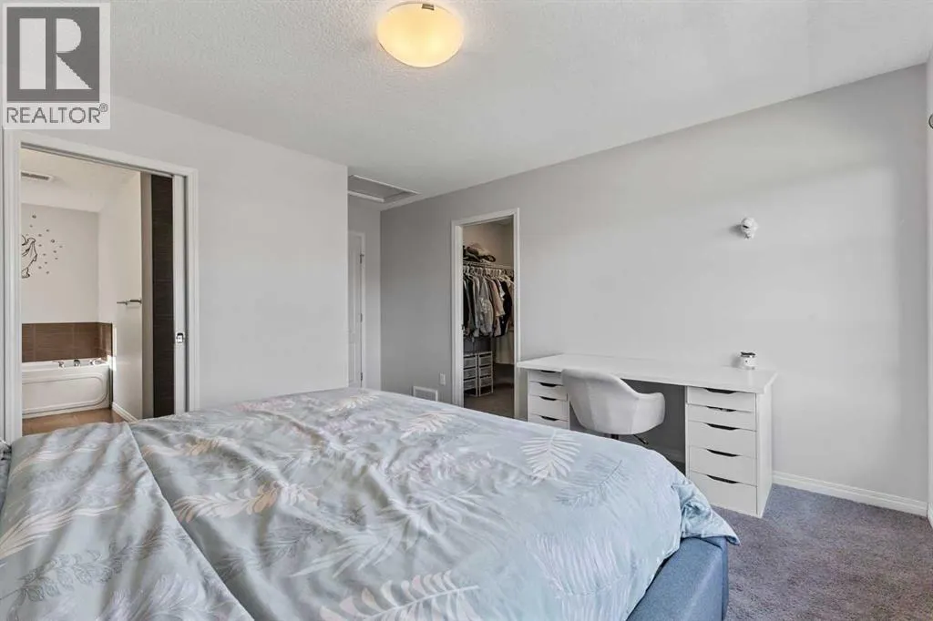 8 Copperpond Avenue SE