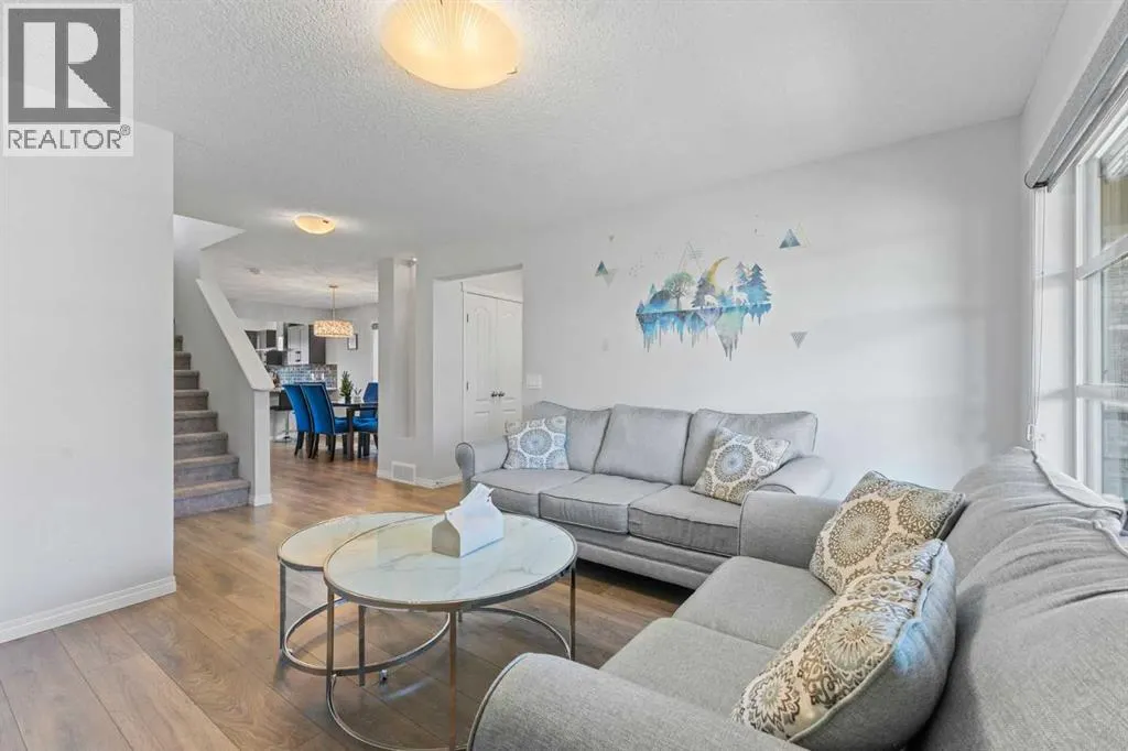 8 Copperpond Avenue SE