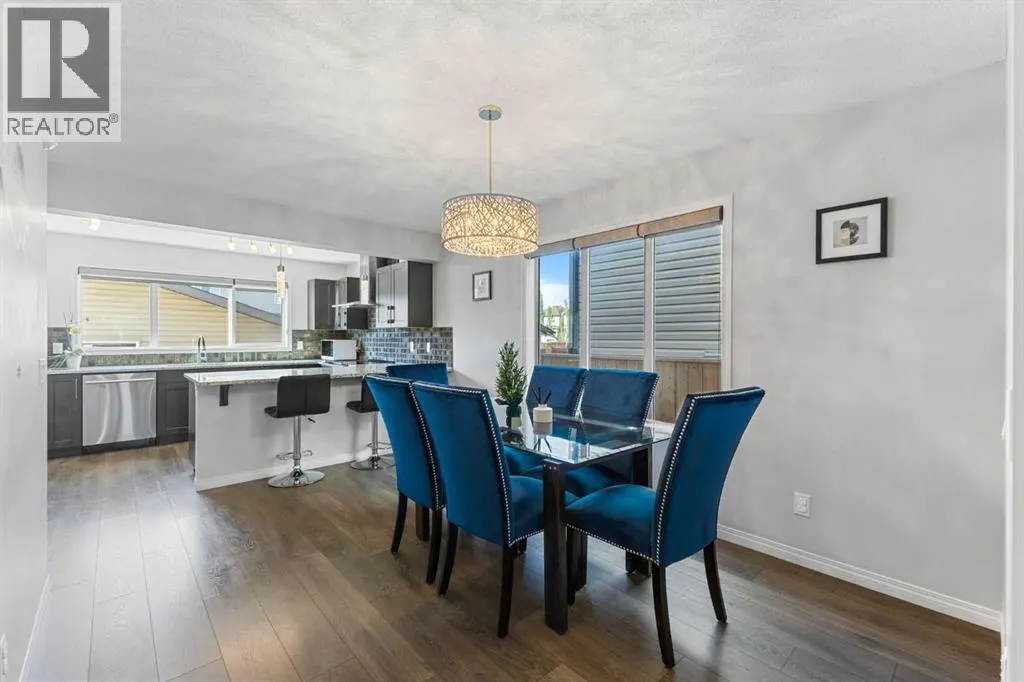 8 Copperpond Avenue SE