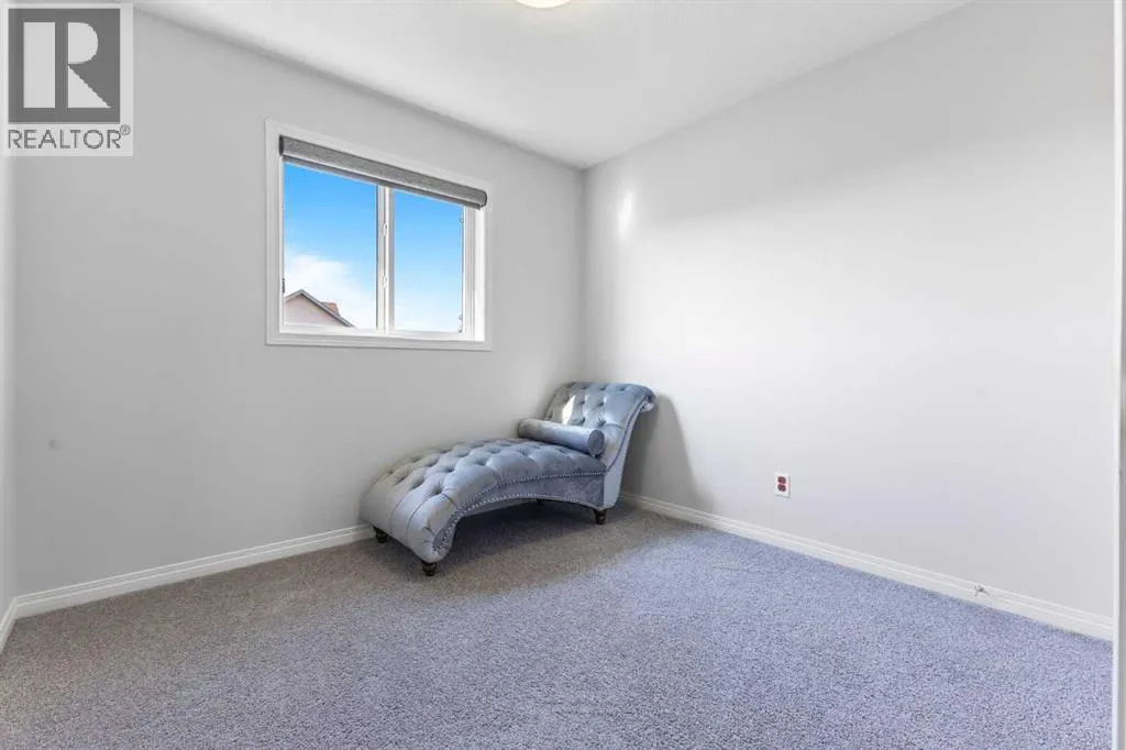 8 Copperpond Avenue SE