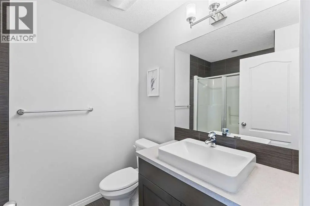 8 Copperpond Avenue SE