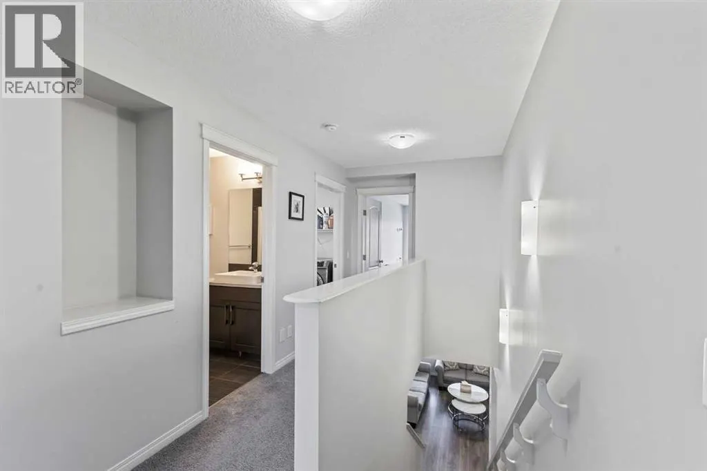 8 Copperpond Avenue SE