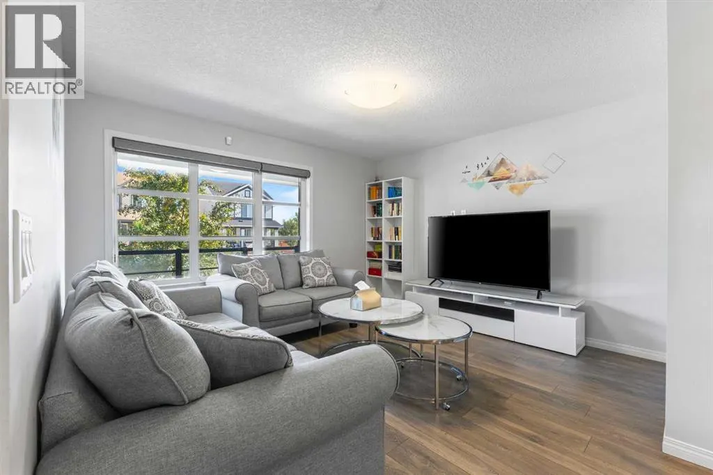 8 Copperpond Avenue SE