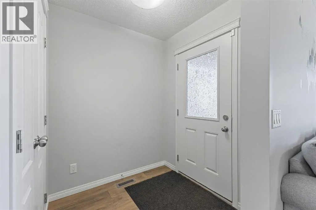 8 Copperpond Avenue SE