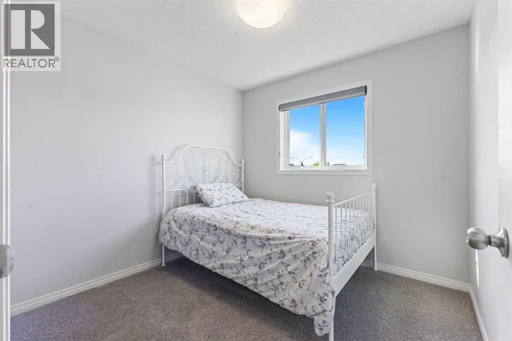 8 Copperpond Avenue SE