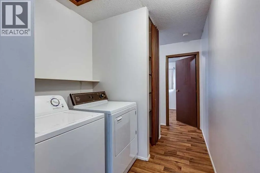 5418 and 5422 48 Avenue