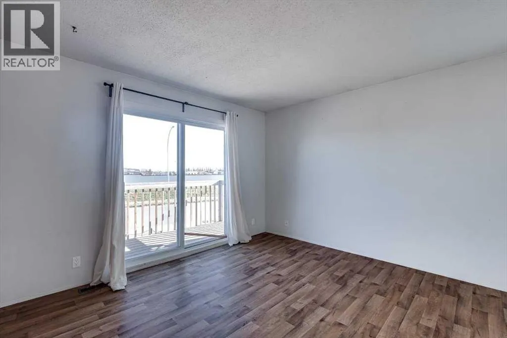 5418 and 5422 48 Avenue