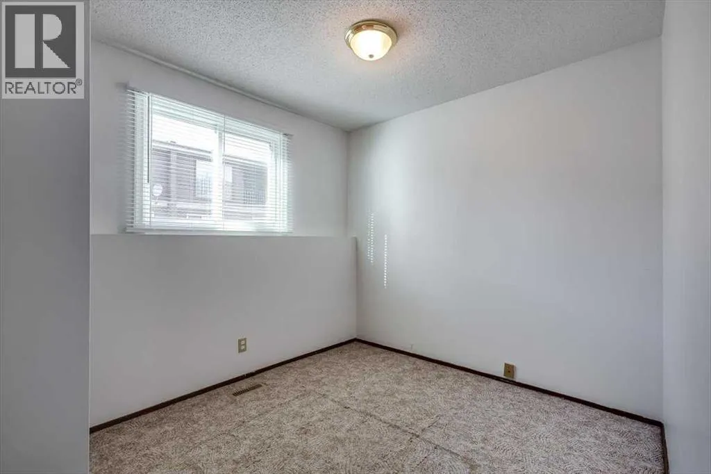 5418 and 5422 48 Avenue