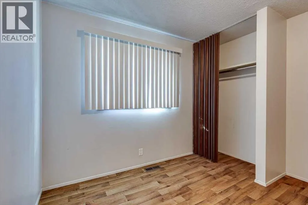 5418 and 5422 48 Avenue