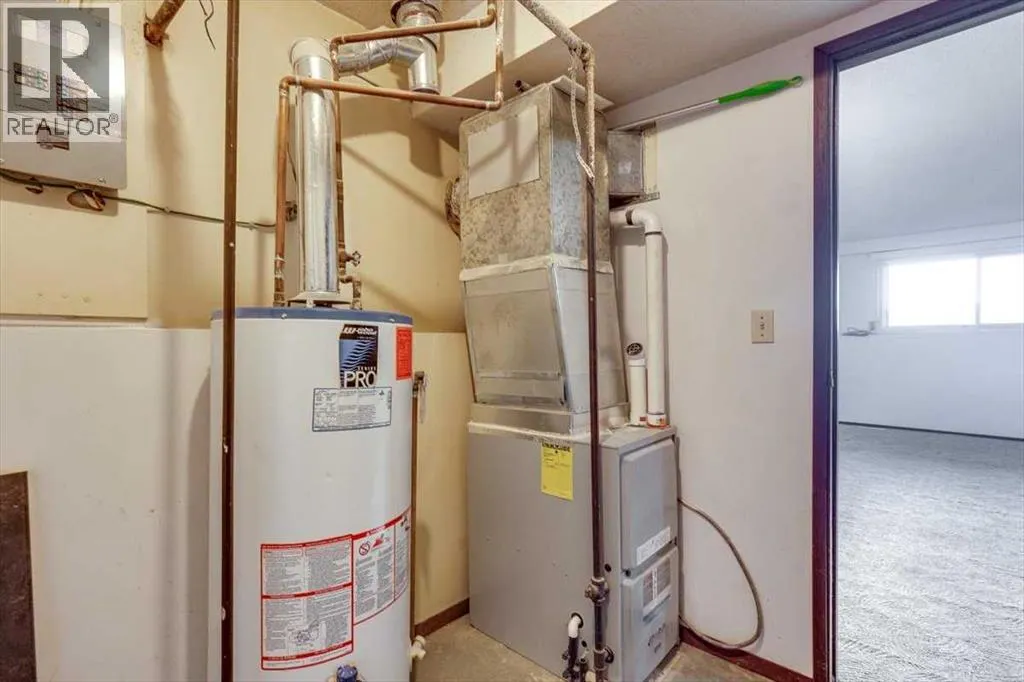 5418 and 5422 48 Avenue