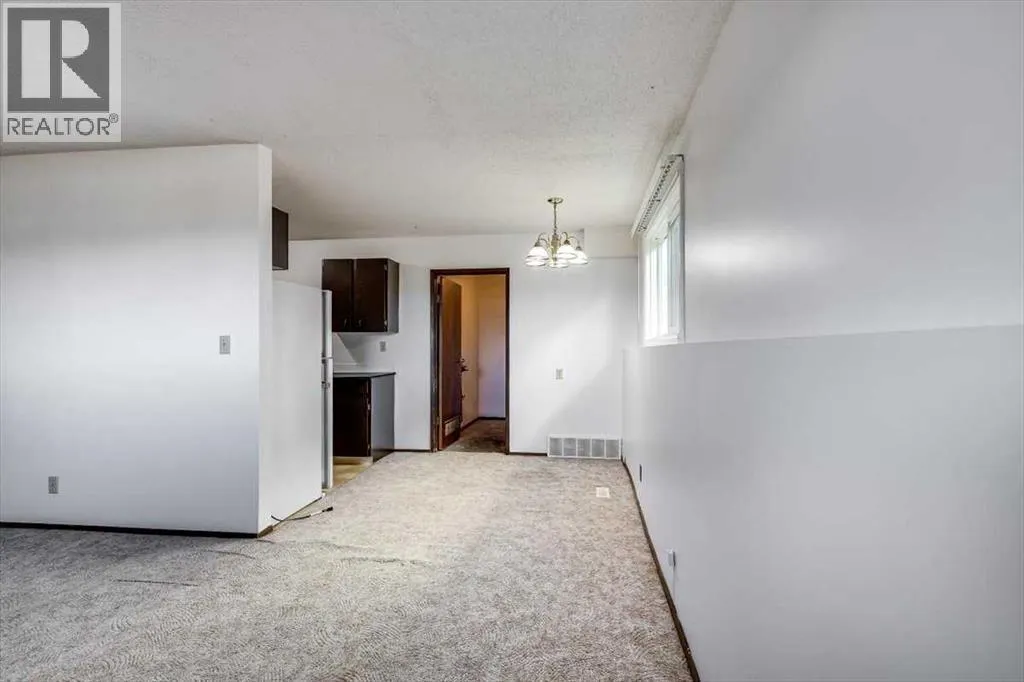 5418 and 5422 48 Avenue