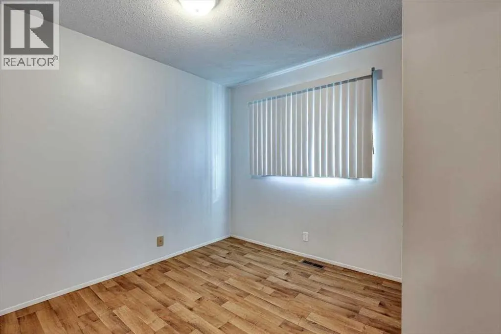 5418 and 5422 48 Avenue