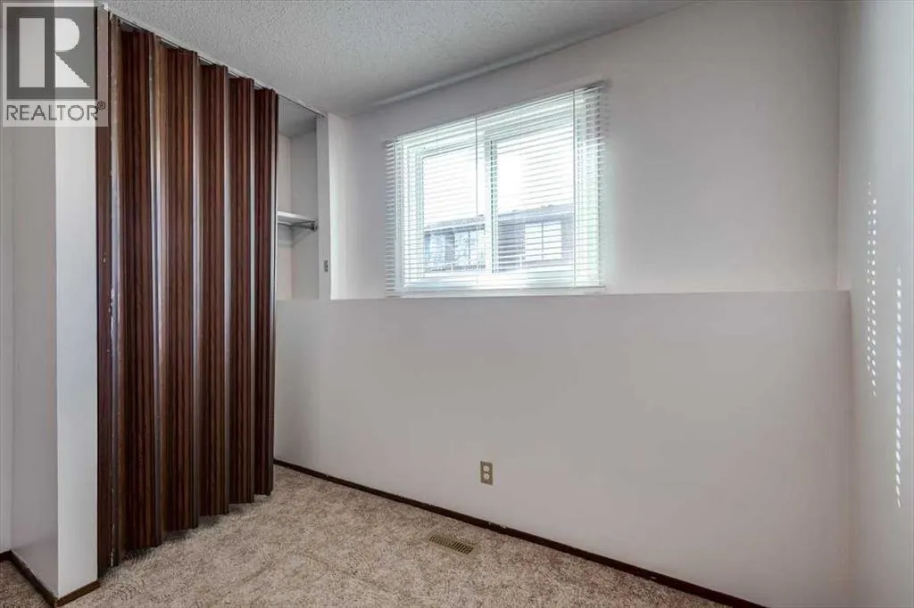 5418 and 5422 48 Avenue