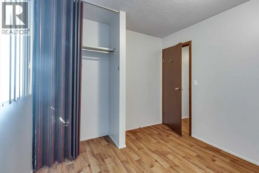 5418 and 5422 48 Avenue