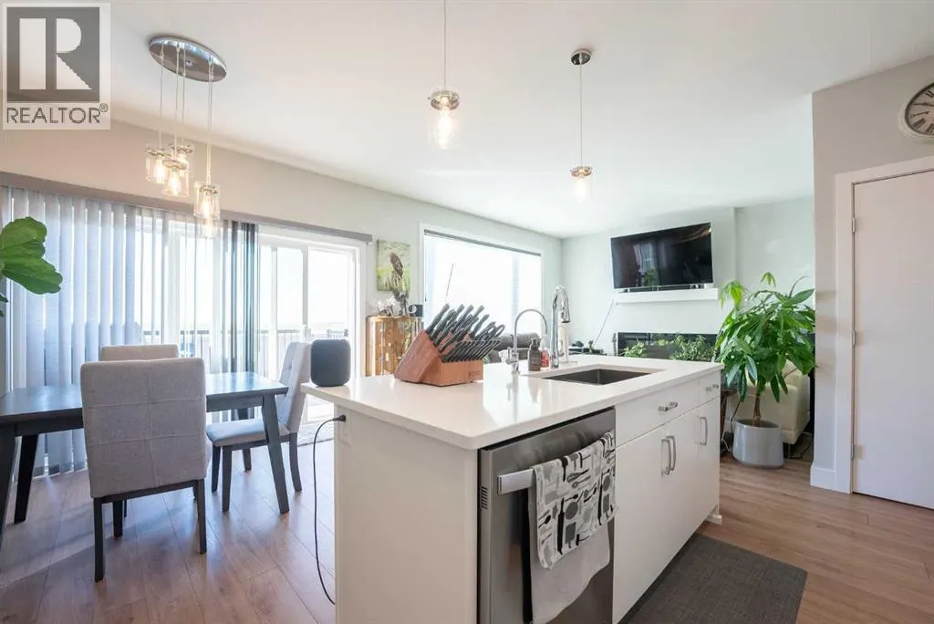 914 Miners Boulevard W